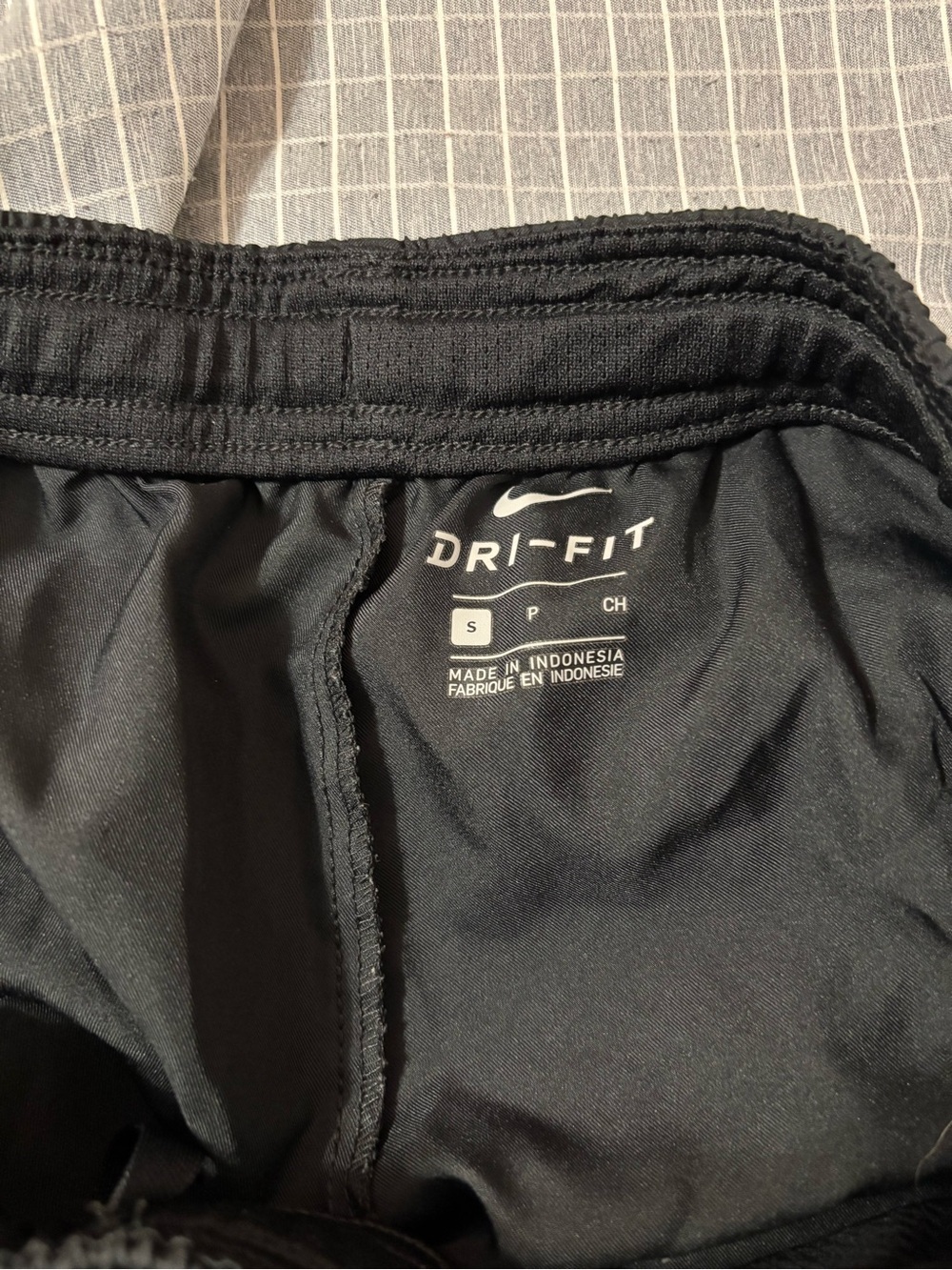 Nike Men’s Black Athletic Shorts with White Swoosh - Picture 3 of 3